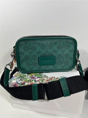 NWT Coach Men’s Wyatt Crossbody Bag In Signature Canvas CW365 Silver/Sea Green